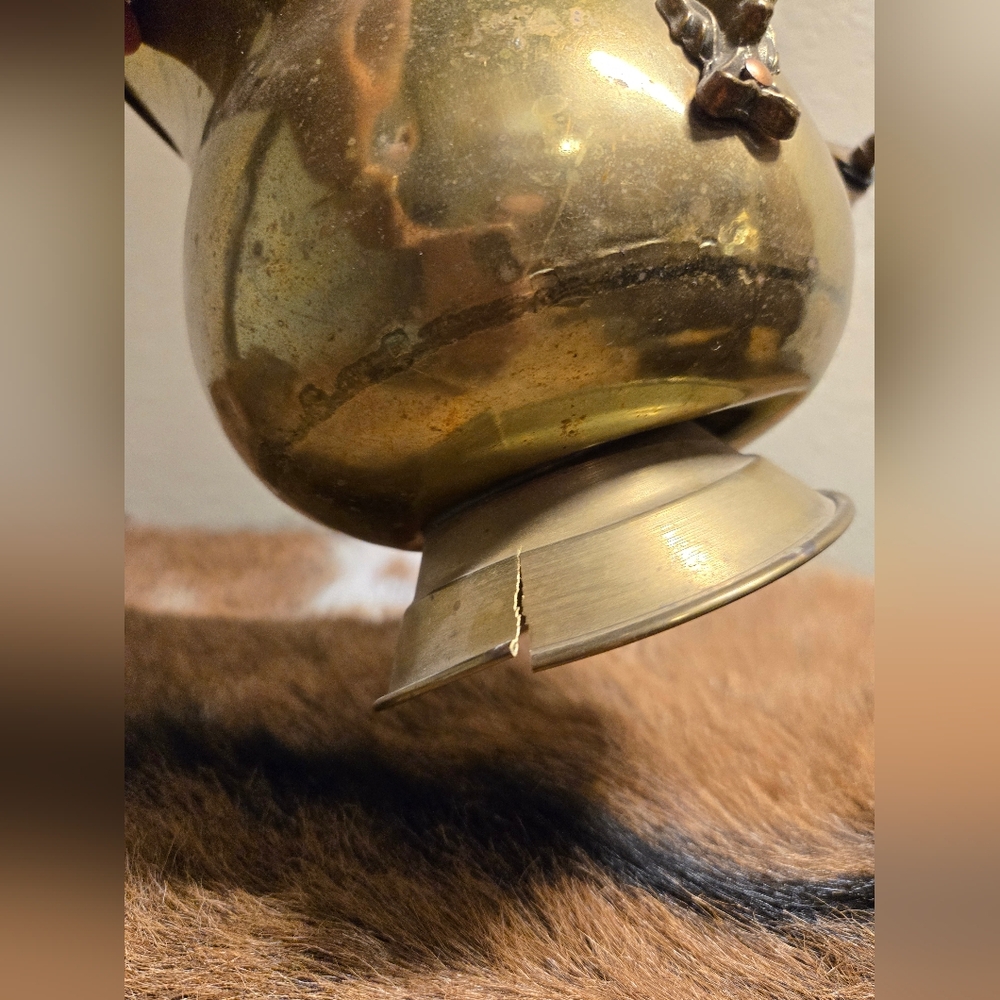 Antique Brass Coal Scuttle With Ceramic Handle - Picture 4 of 9